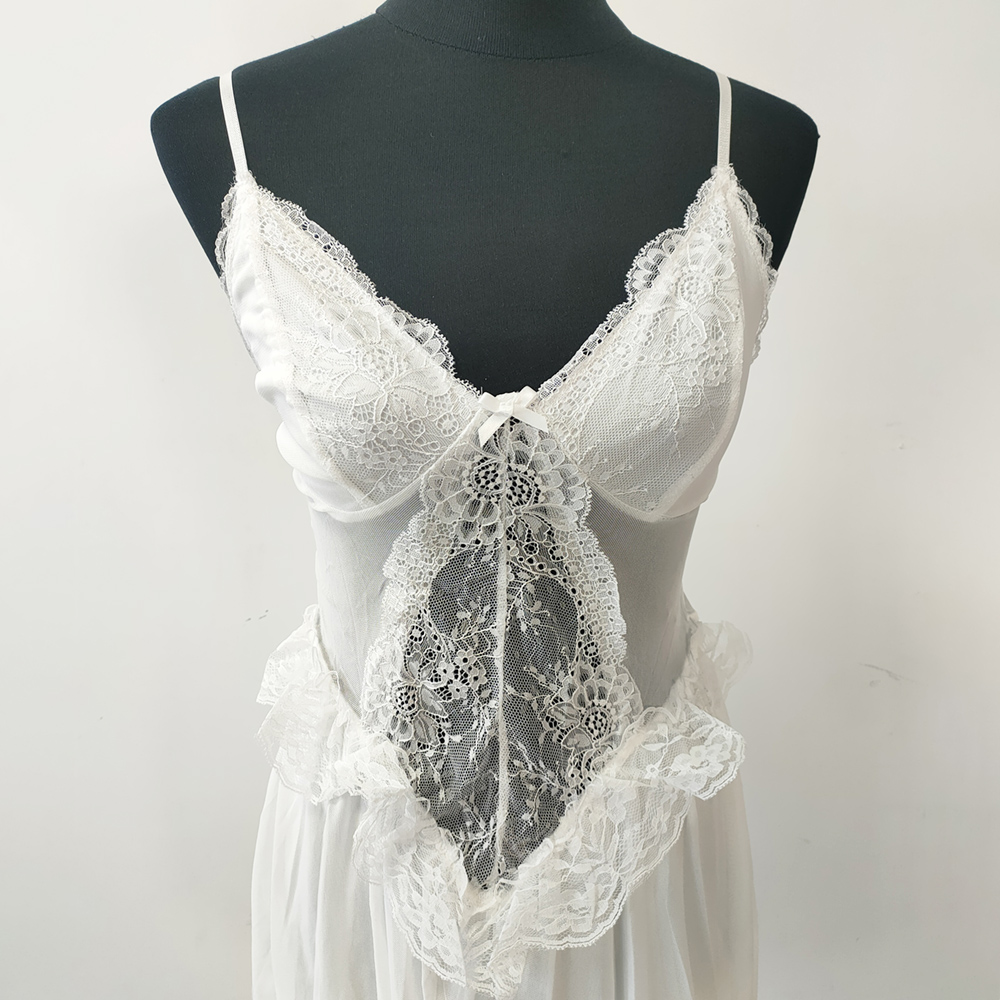ชุดนอนซีทรูลูกไม้สีขาวลายดอกไม - Babydoll Chemise Night บทวิจารณ์และราคา