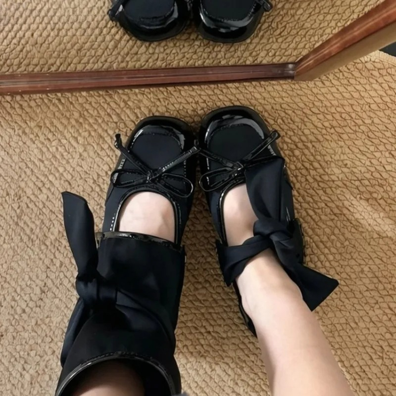 รองเท้าส้นเตี้ยแบบผูกข้อเท้าโบ - Slip Dress Satin บทวิจารณ์และราคา